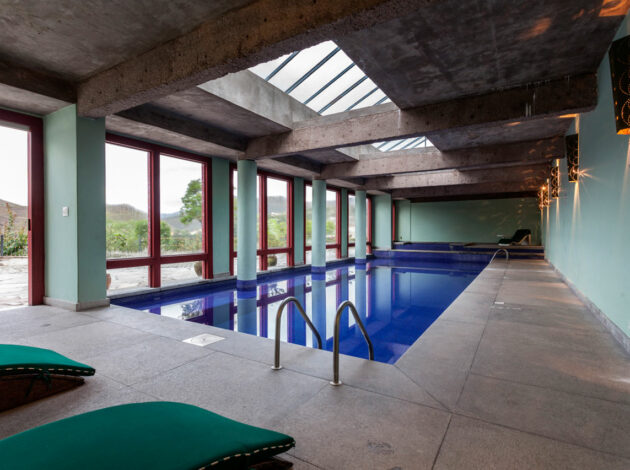 brazil-solar-do-rosario-ouro-preto-minas-gerais-inside-pool-02